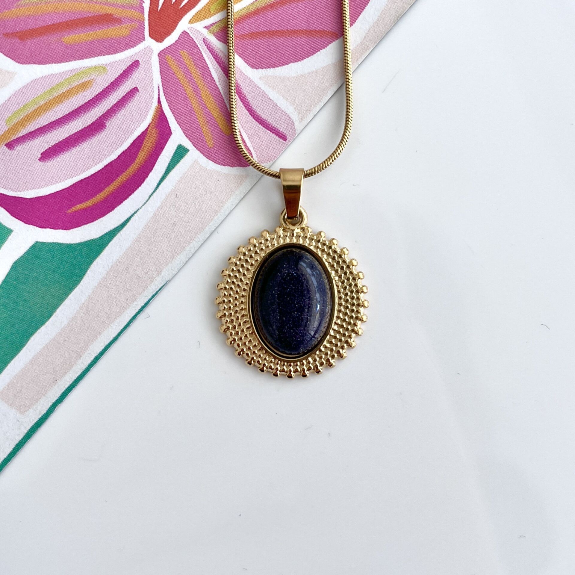 Çelik Yıldız Taşı Kolye