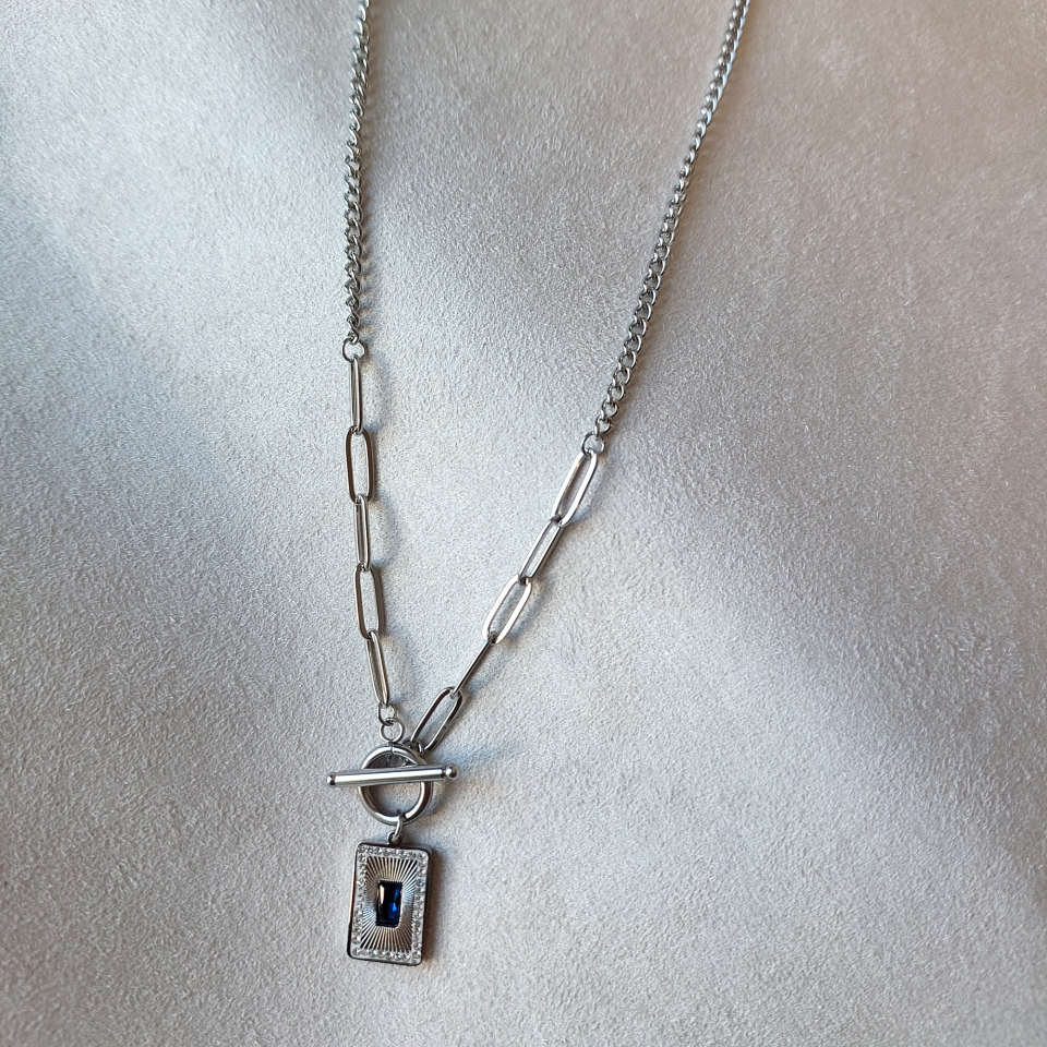 Çelik Lacivert Taşlı Kolye