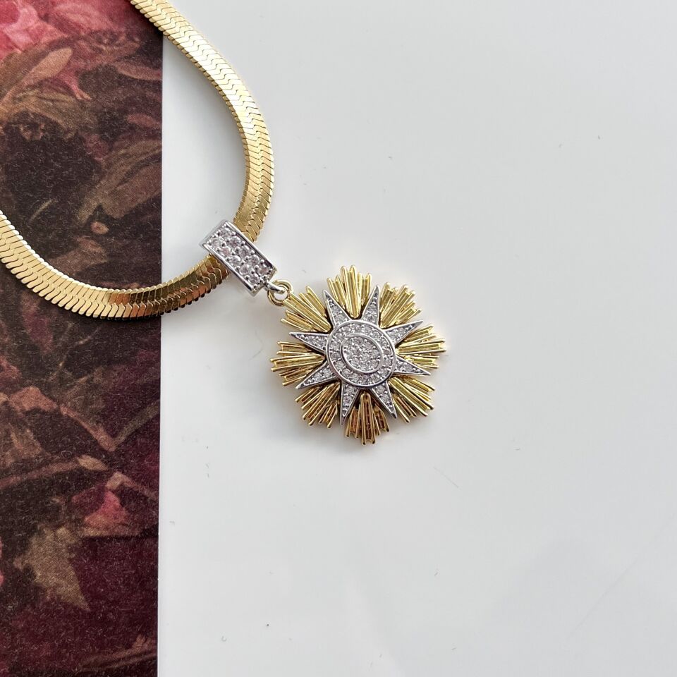 Çelik Taşlı Güneş Kolye