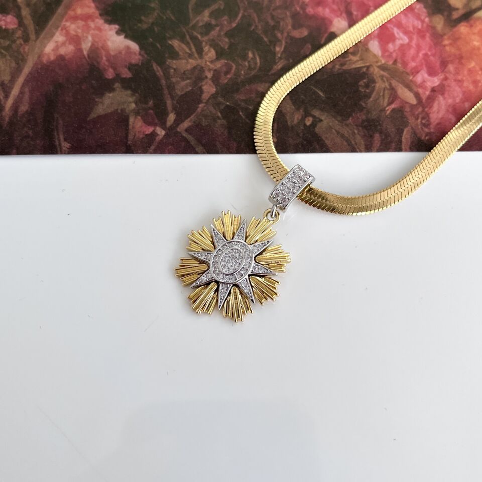 Çelik Taşlı Güneş Kolye