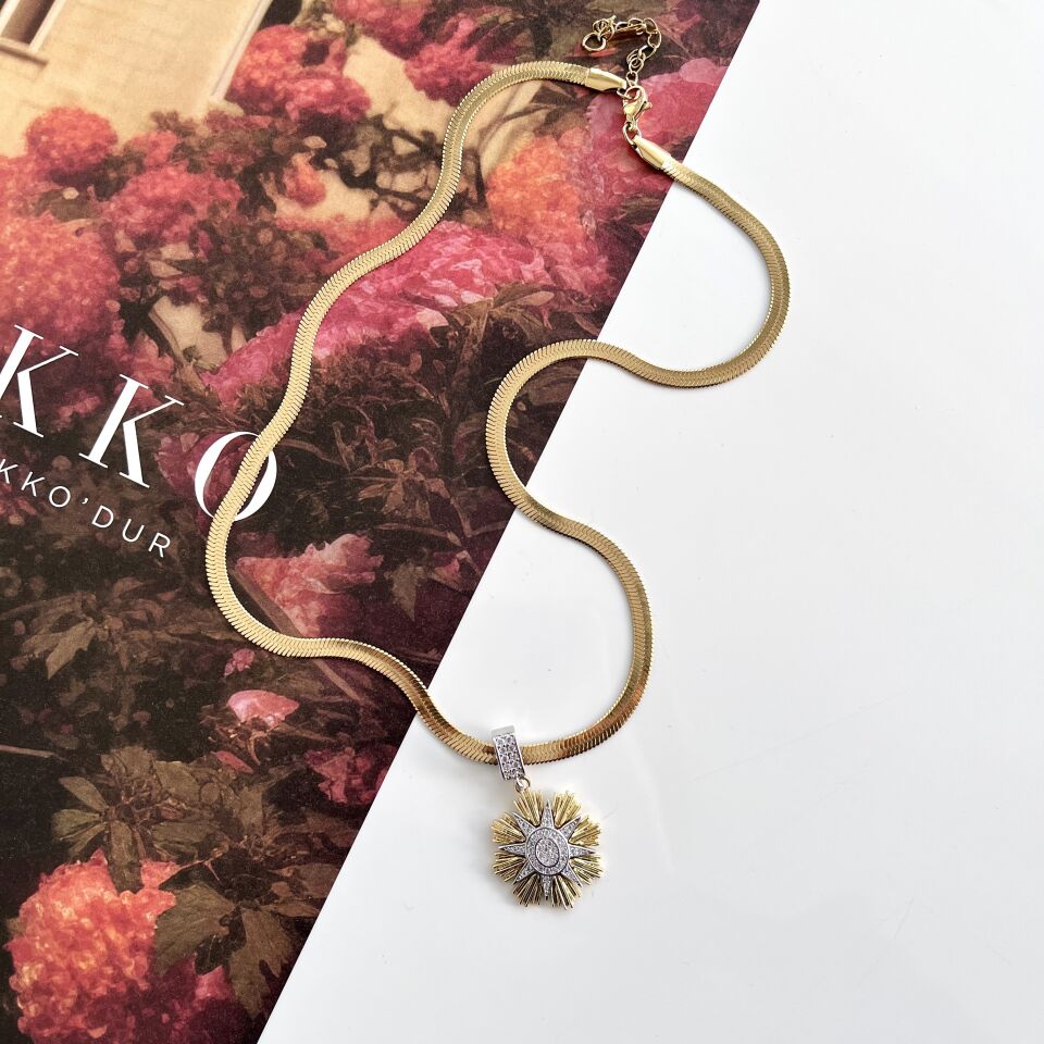 Çelik Taşlı Güneş Kolye