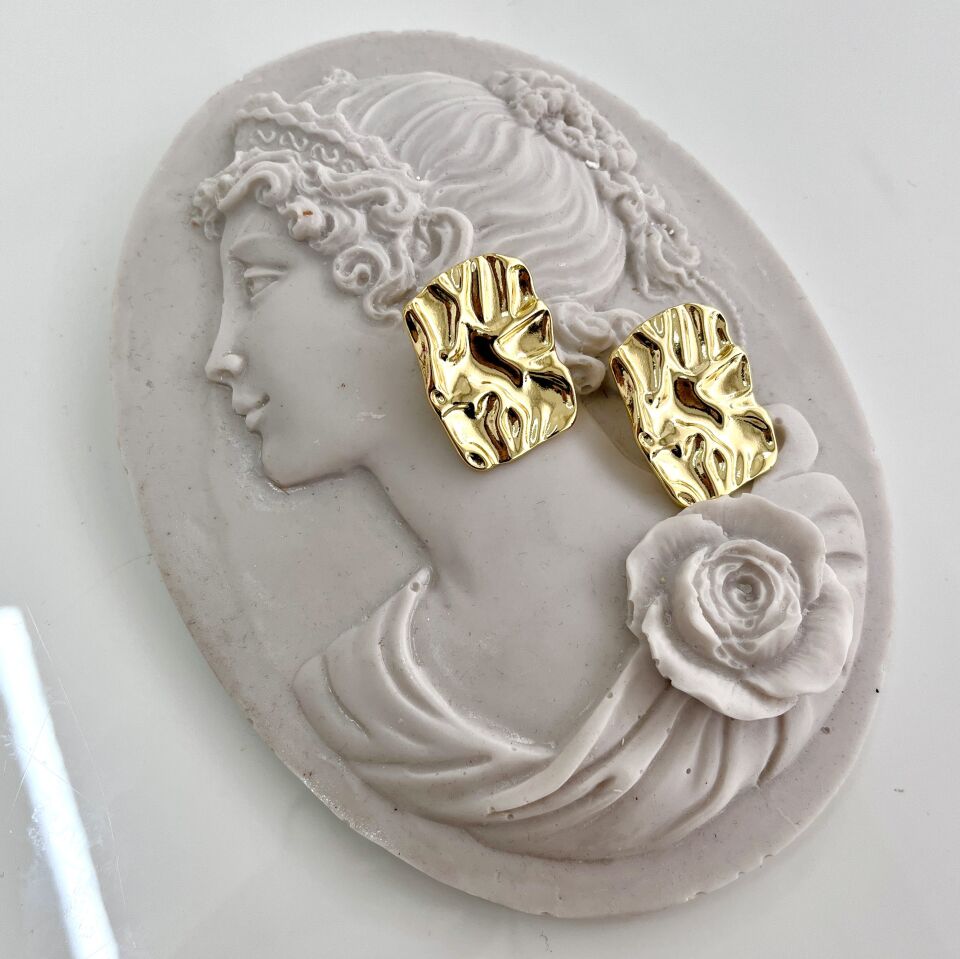 Çelik Hareketli Küpe