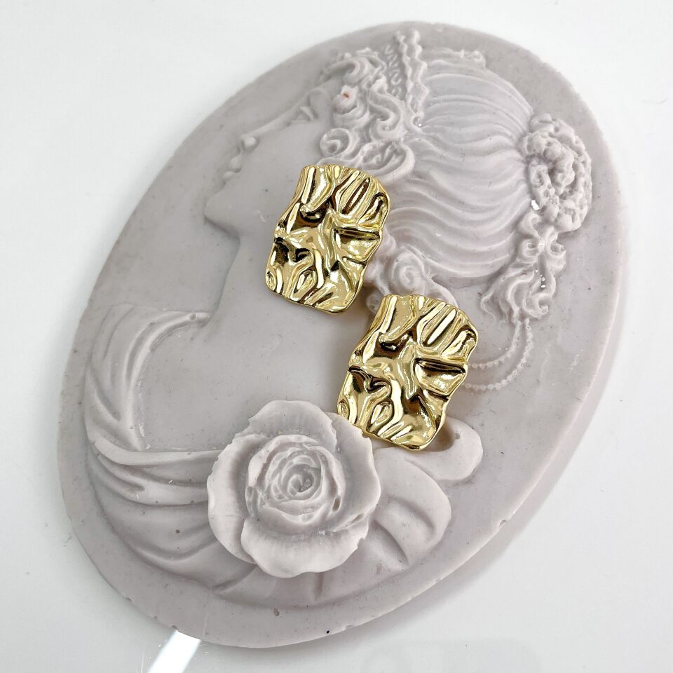 Çelik Hareketli Küpe