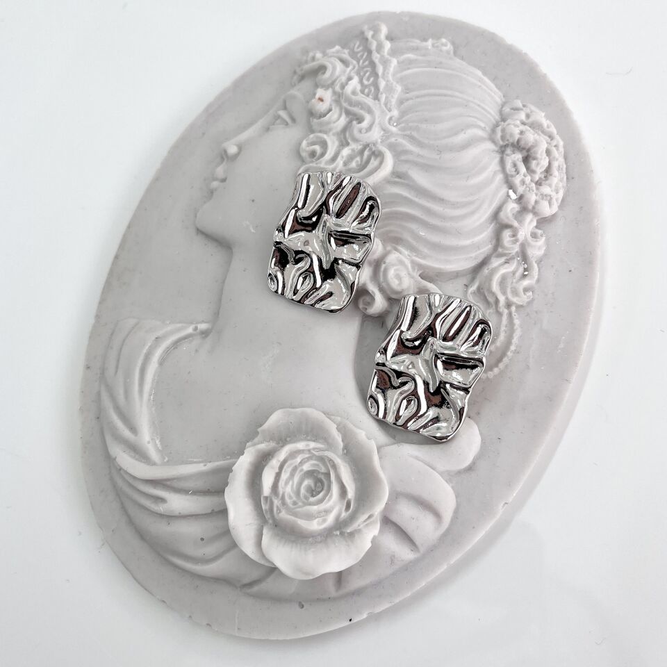 Çelik Hareketli Küpe