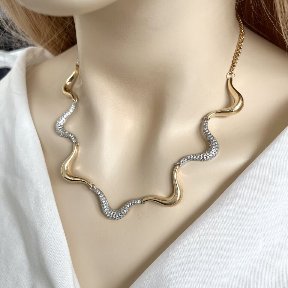 VIP Taşlı Dalgalı Kolye