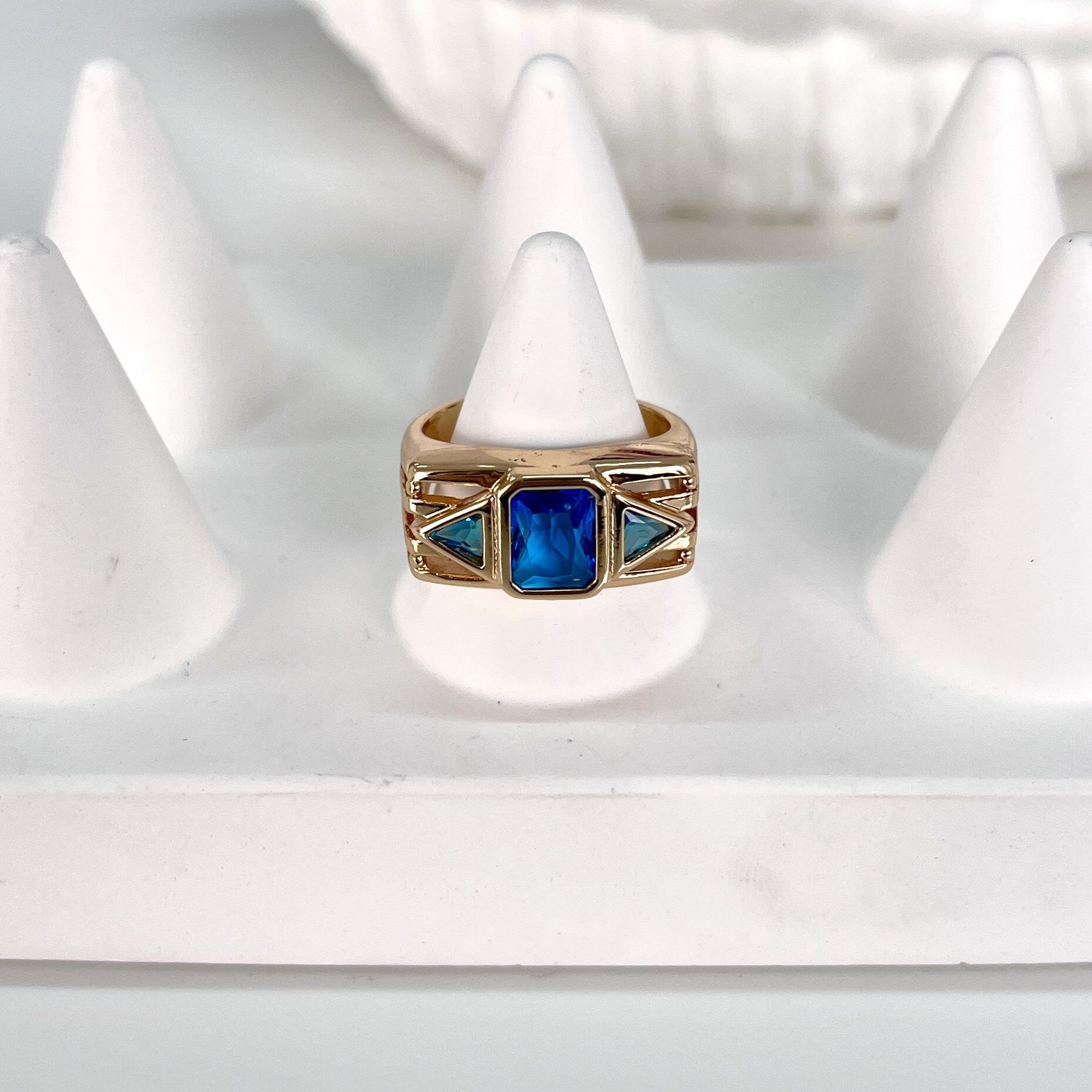 Özel Seri Mavi Taşlı Yüzük