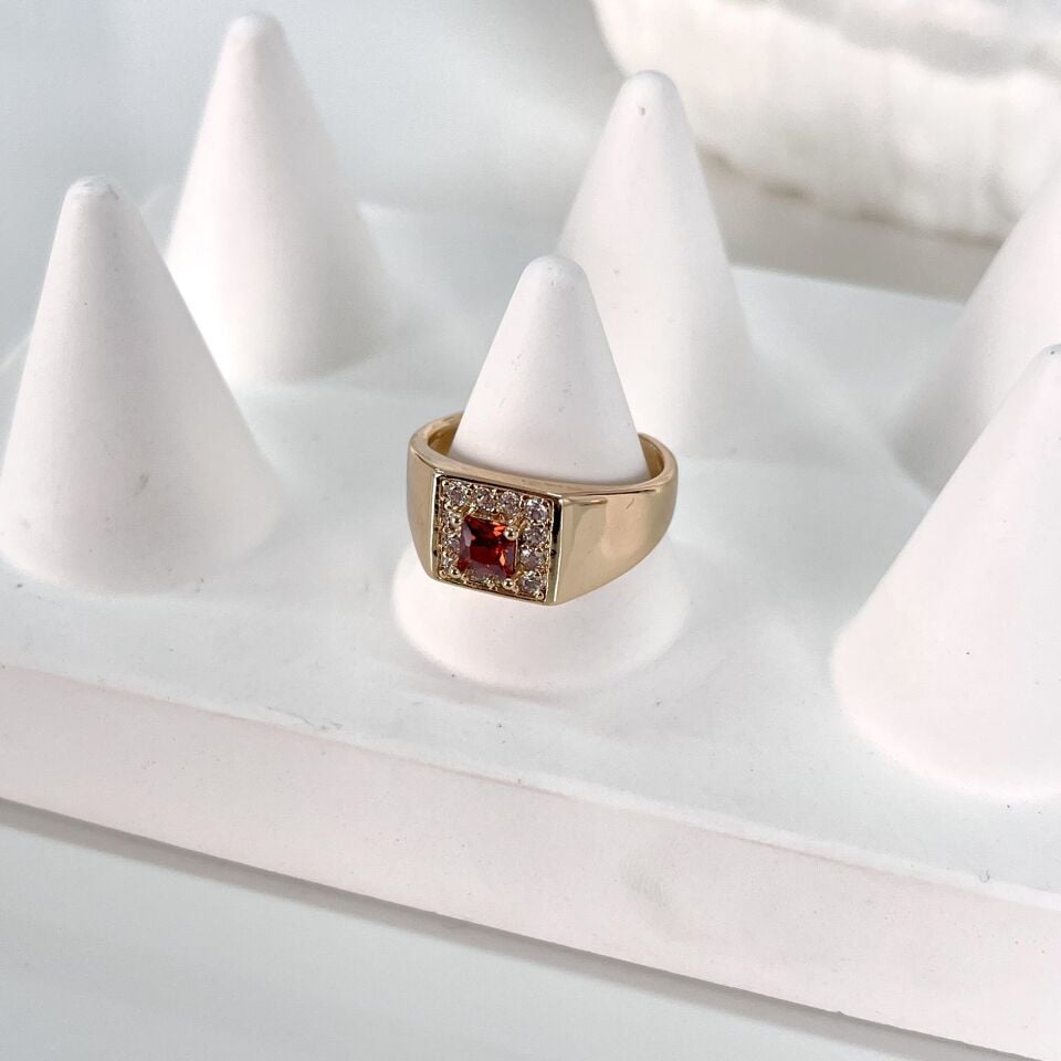 Özel Seri Kırmızı Taşlı Yüzük