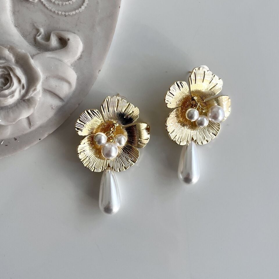 Vip İnci Detay Çiçek Küpe