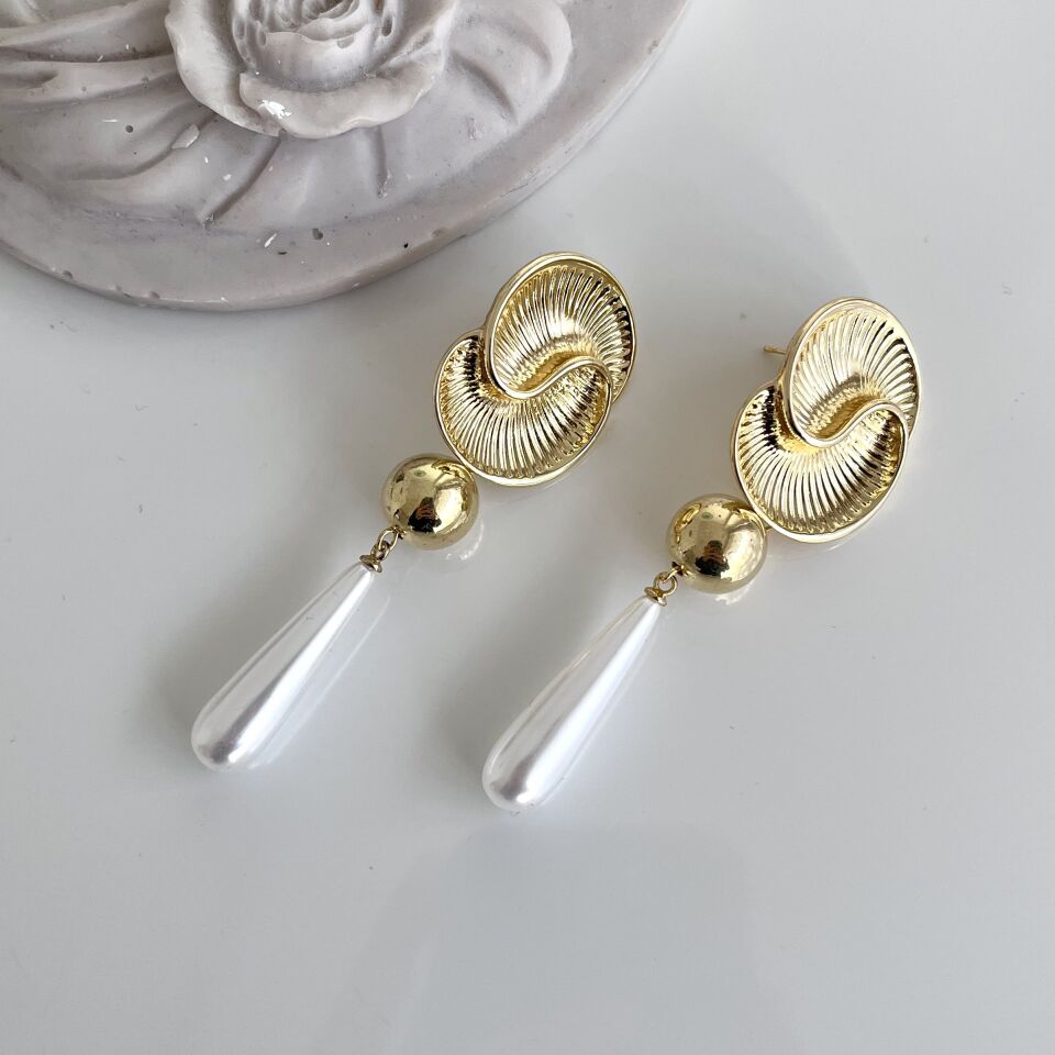 İnci Detay Sallantı Küpe