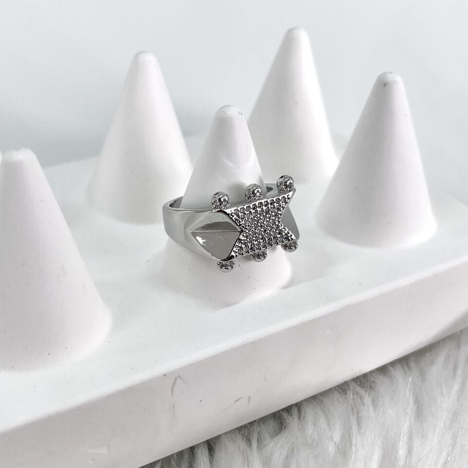 Özel Seri Zirkon Taşlı Yüzük