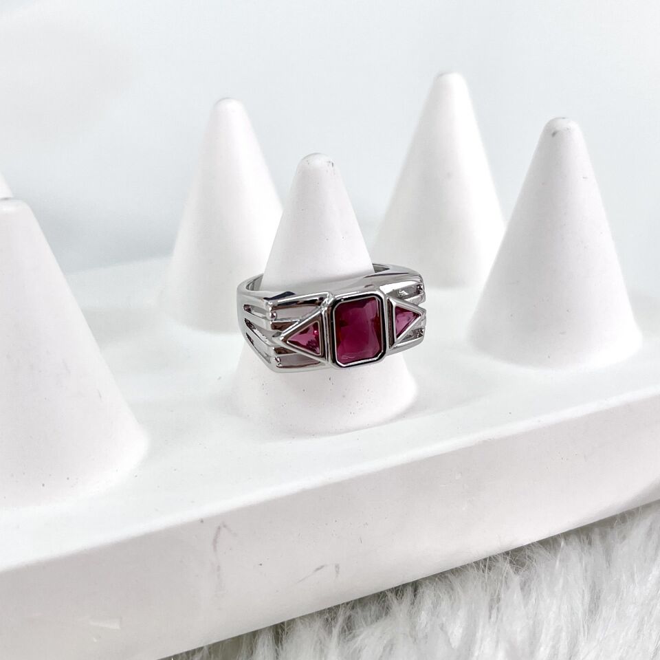 Özel Seri Kırmızı Taşlı Yüzük