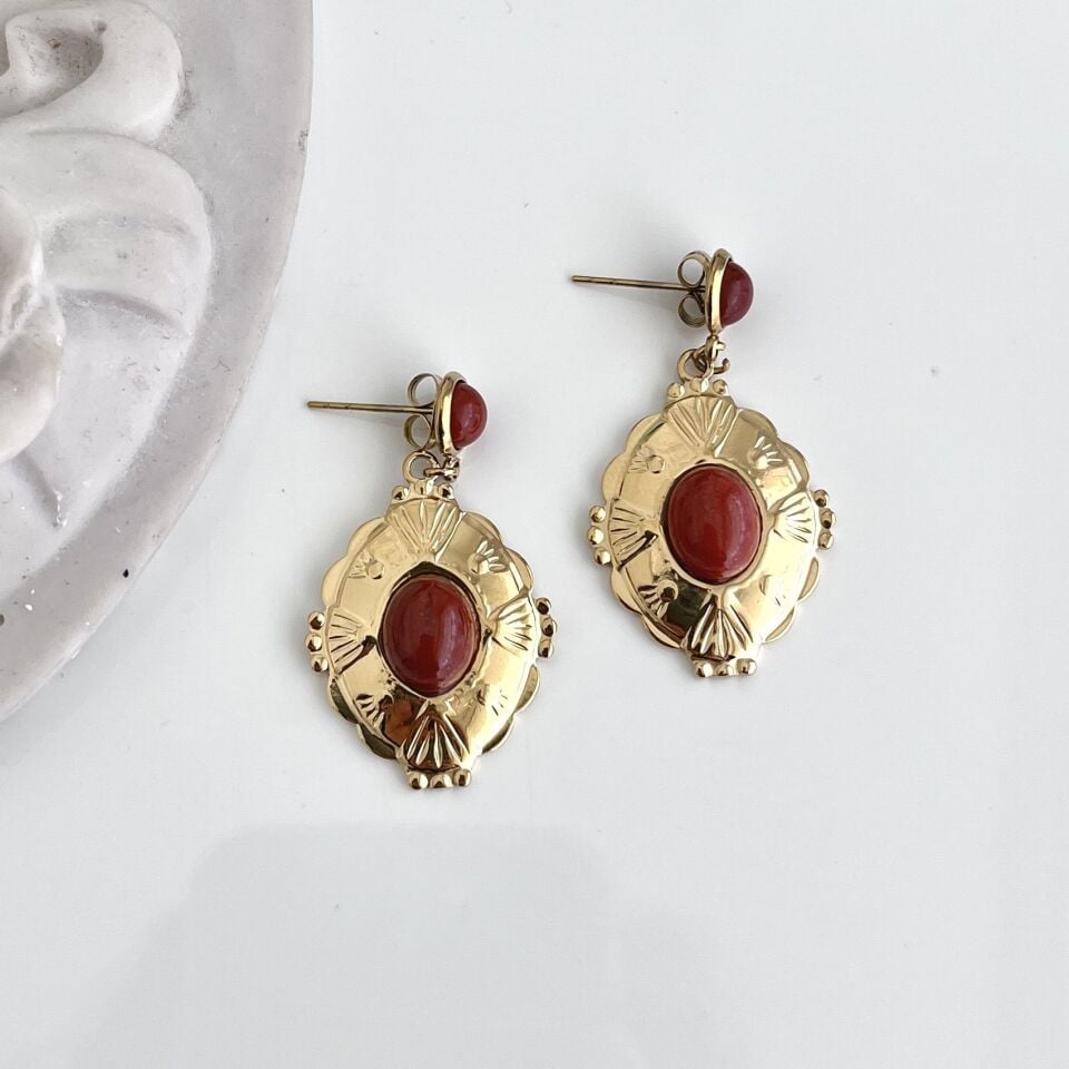 Çelik Kırmızı Taşlı Küpe