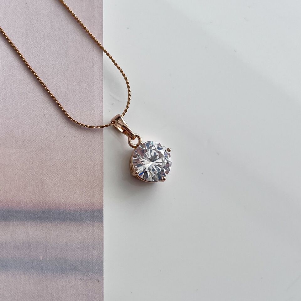 Xuping Tek Taş Kolye