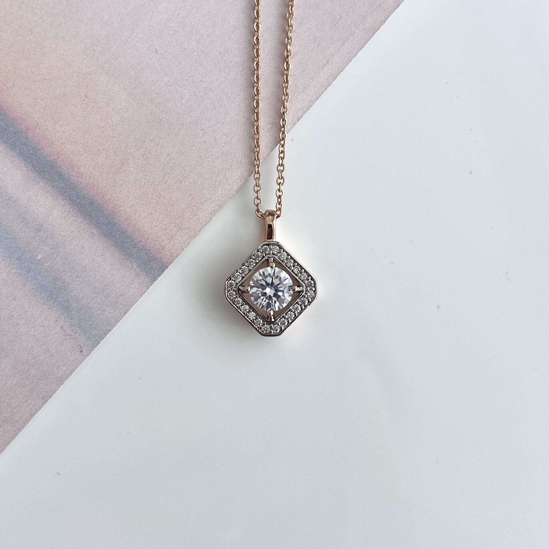 Xuping Zirkon Taş Kolye