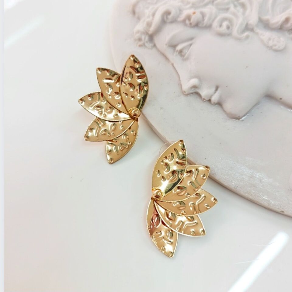 İthal Yaprak Model Küpe