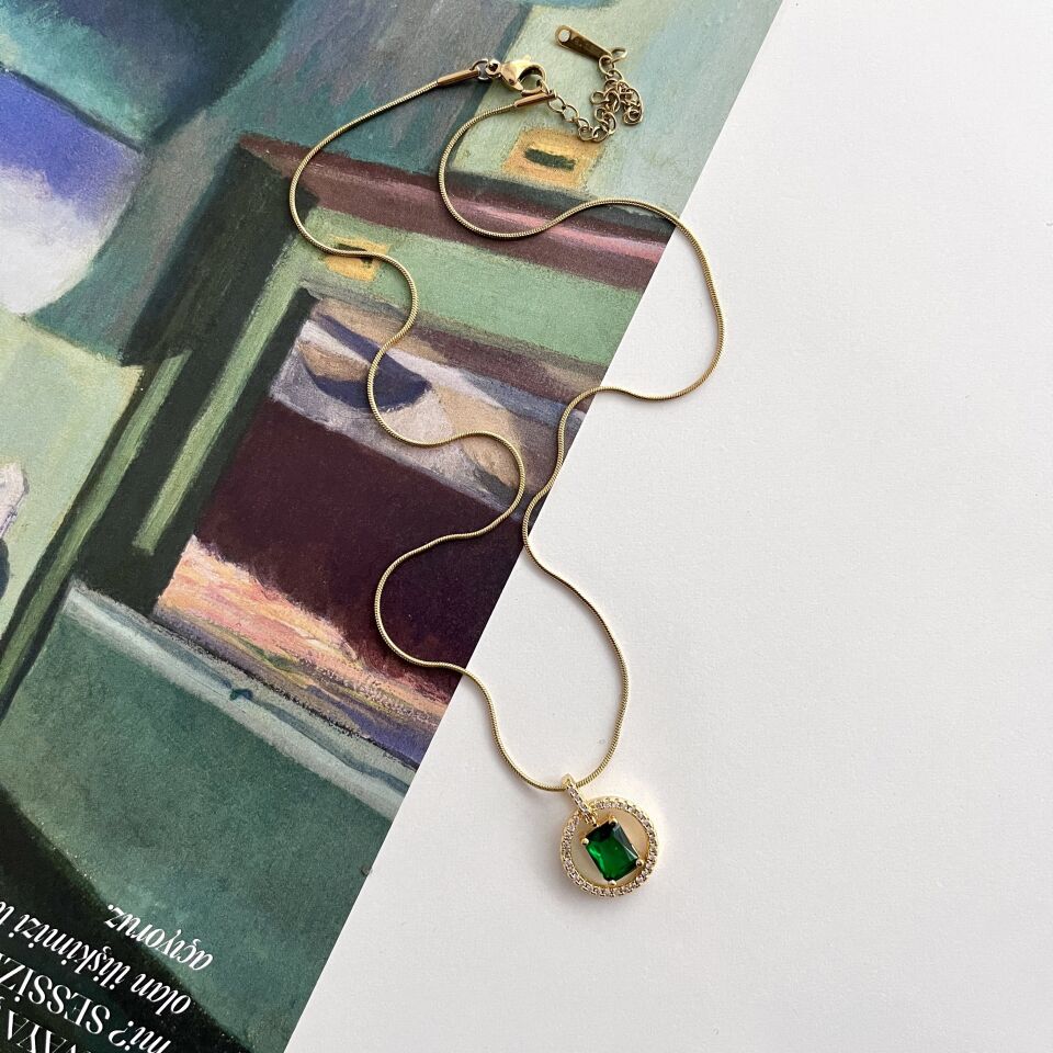 Çelik Taşlı Yeşil Kolye