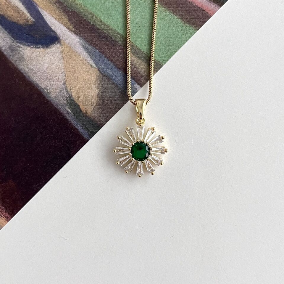 Çelik Taşlı Çiçek Kolye