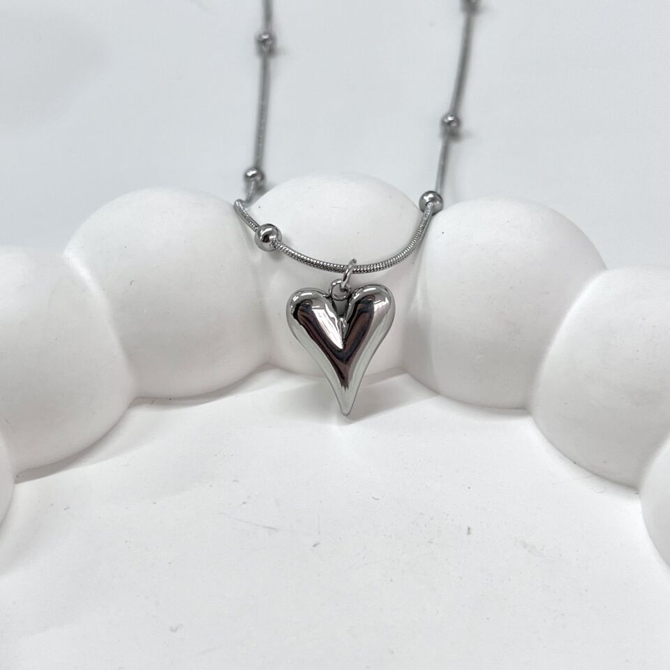 Çelik Kalp Kolye