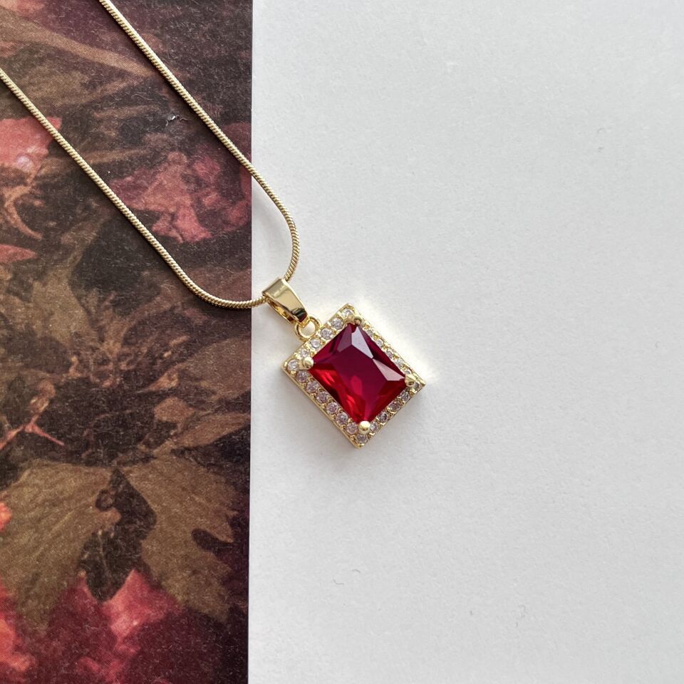 Çelik Bordo Taşlı Kolye