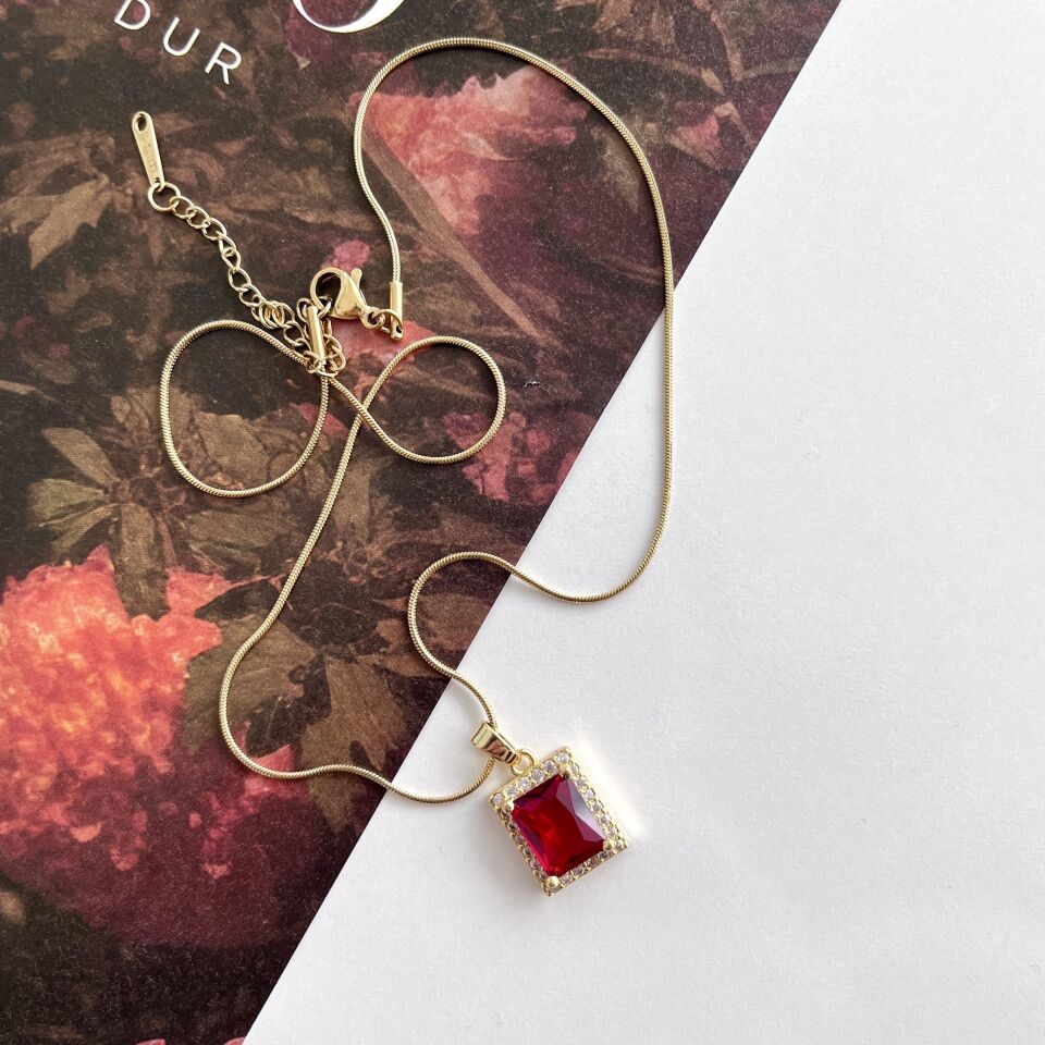 Çelik Bordo Taşlı Kolye