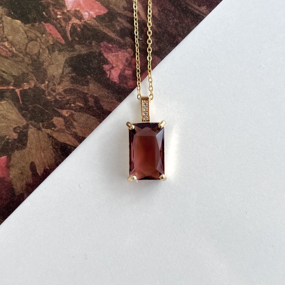 Çelik Bordo Taşlı Kolye