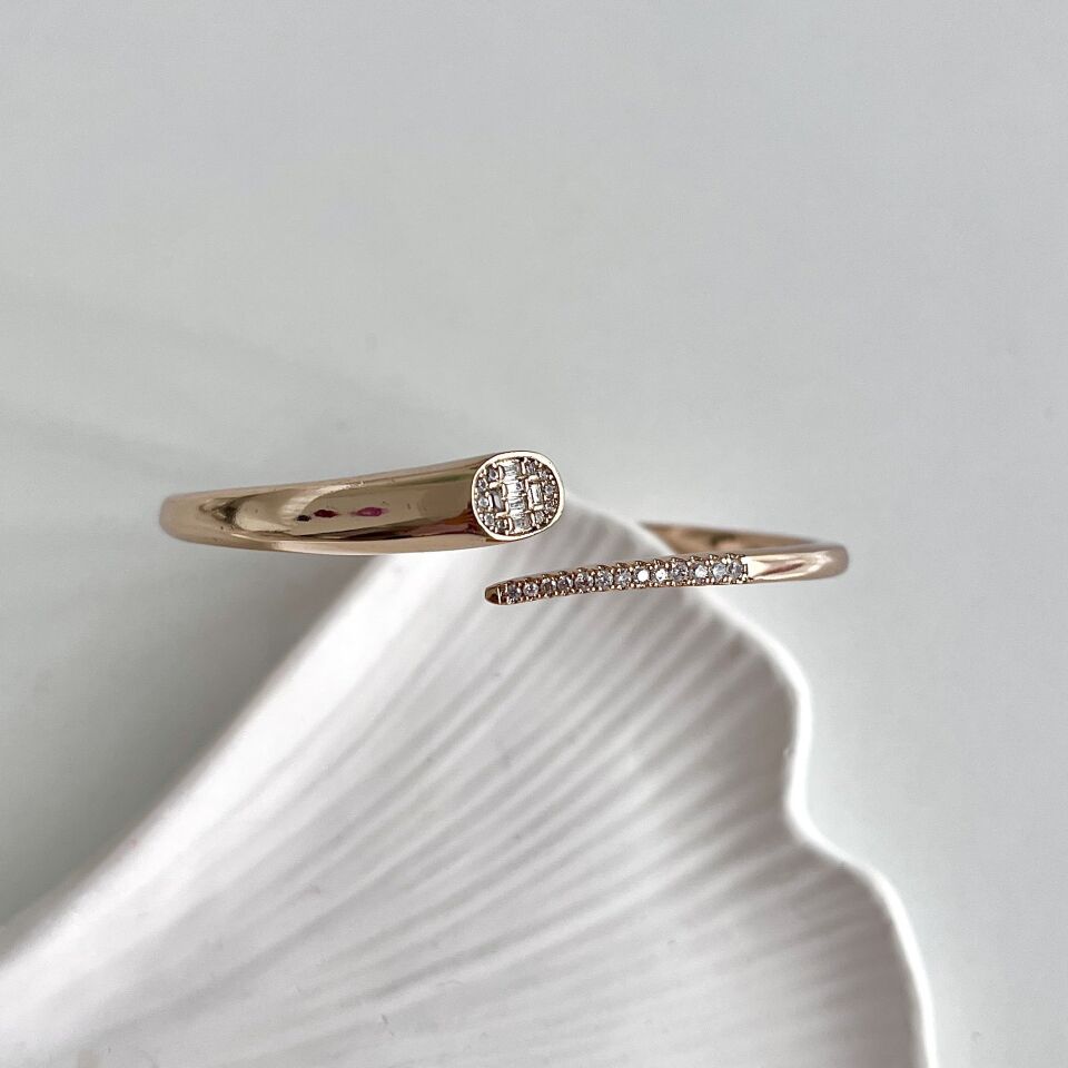 Xuping Zirkon Taş Kelepçe (Rose Gold)