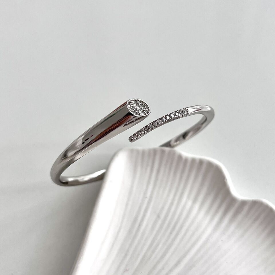 Xuping Zirkon Taş Kelepçe (Silver)