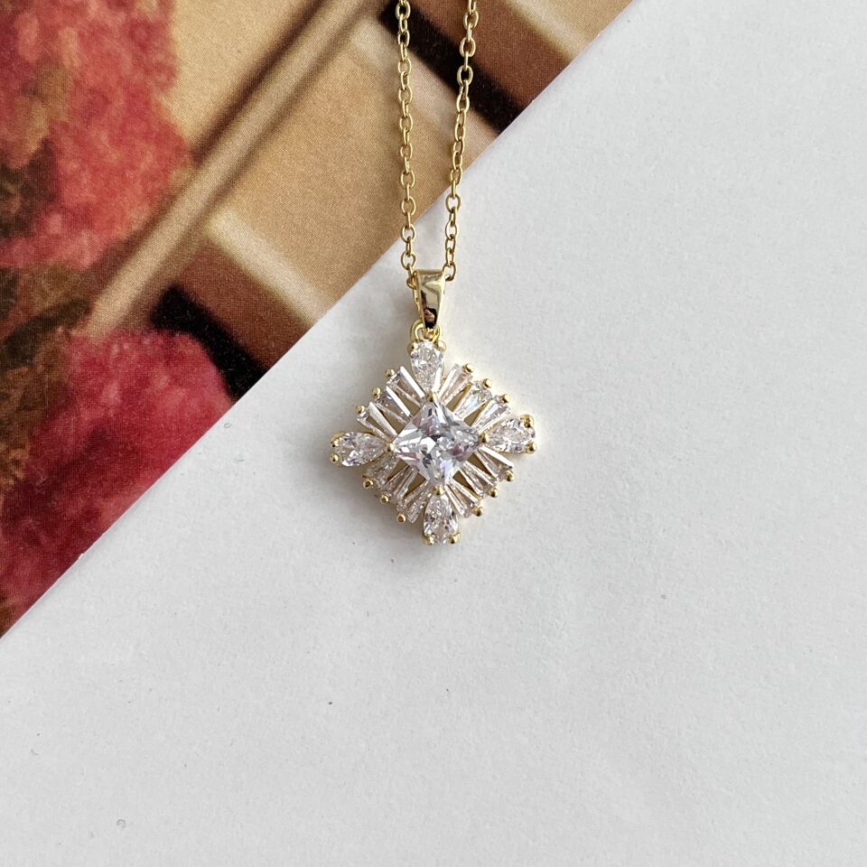 Çelik Zirkon Taş Kolye