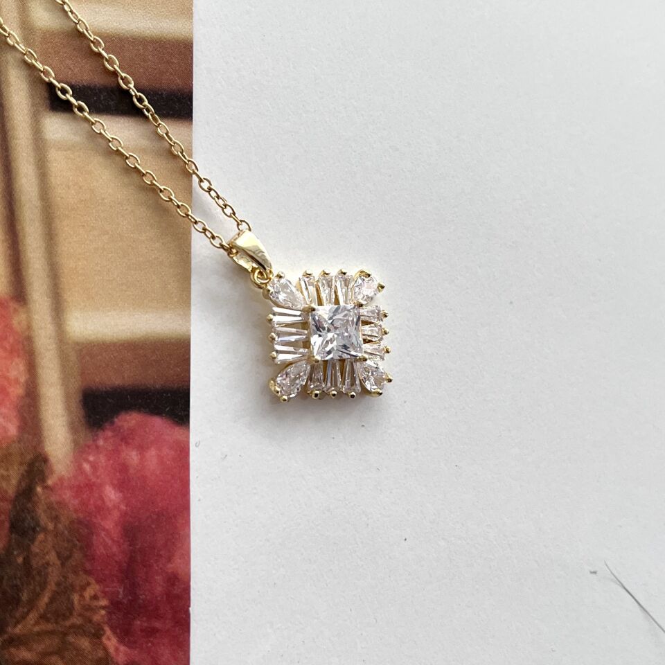 Çelik Zirkon Taş Kolye