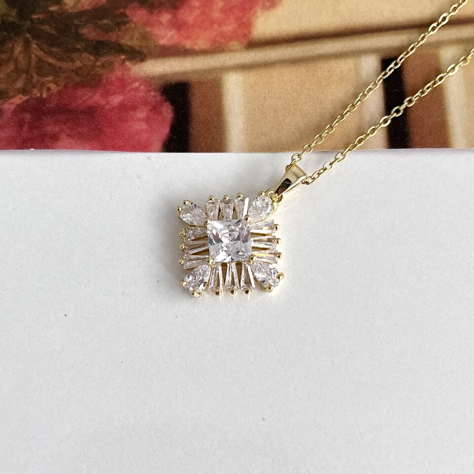 Çelik Zirkon Taş Kolye