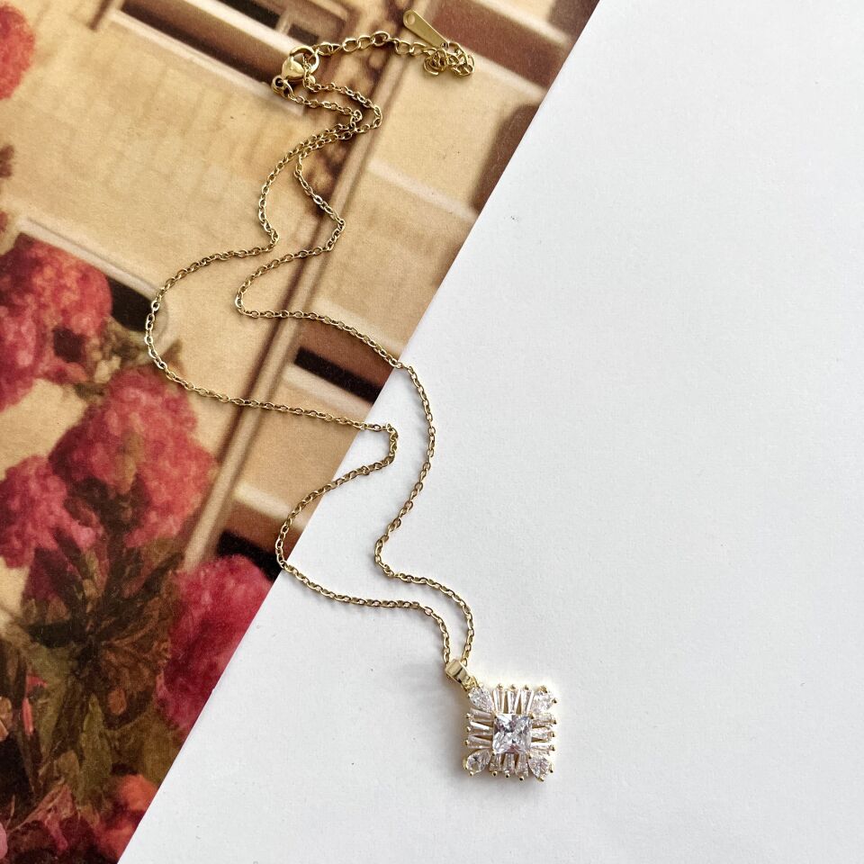 Çelik Zirkon Taşlı Kolye