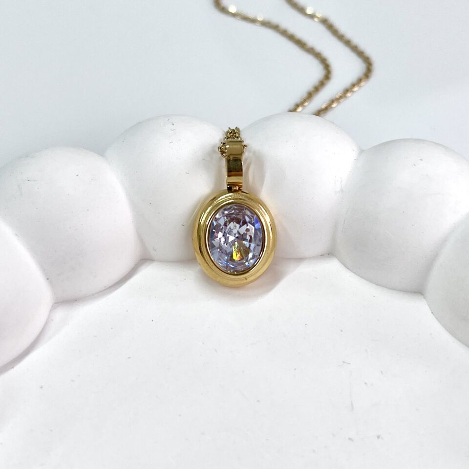 Çelik Taşlı Kolye