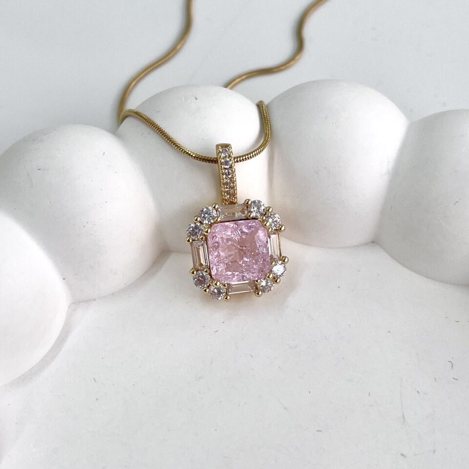 Çelik Taşlı Pembe Kolye