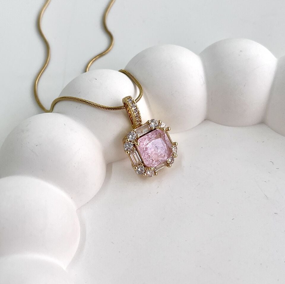 Çelik Taşlı Pembe Kolye