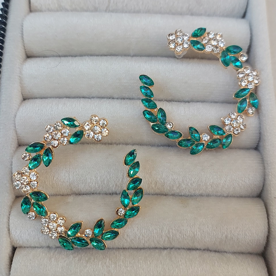 Kristal Çiçekli Küpe