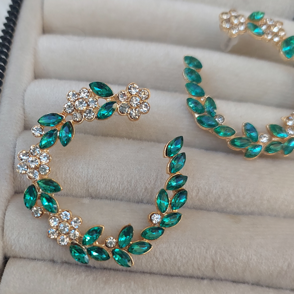 Kristal Çiçekli Küpe