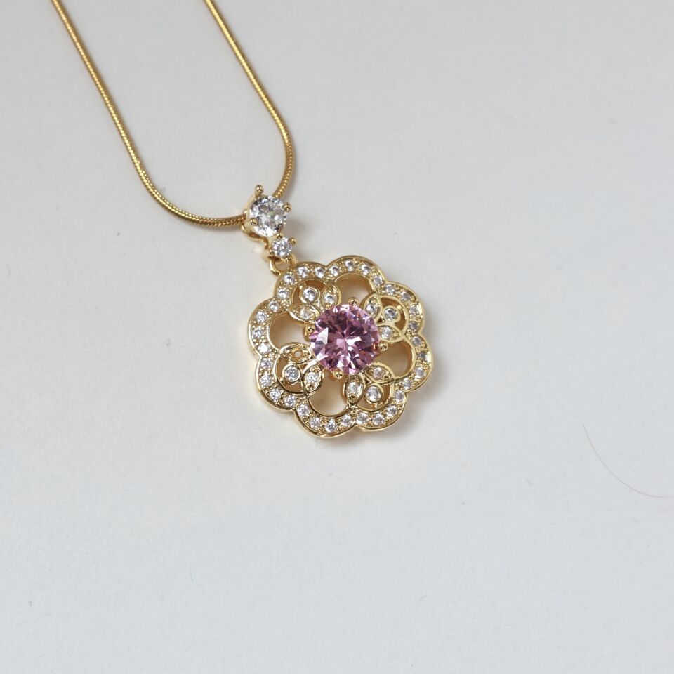 Çelik Pembe Taşlı Kolye