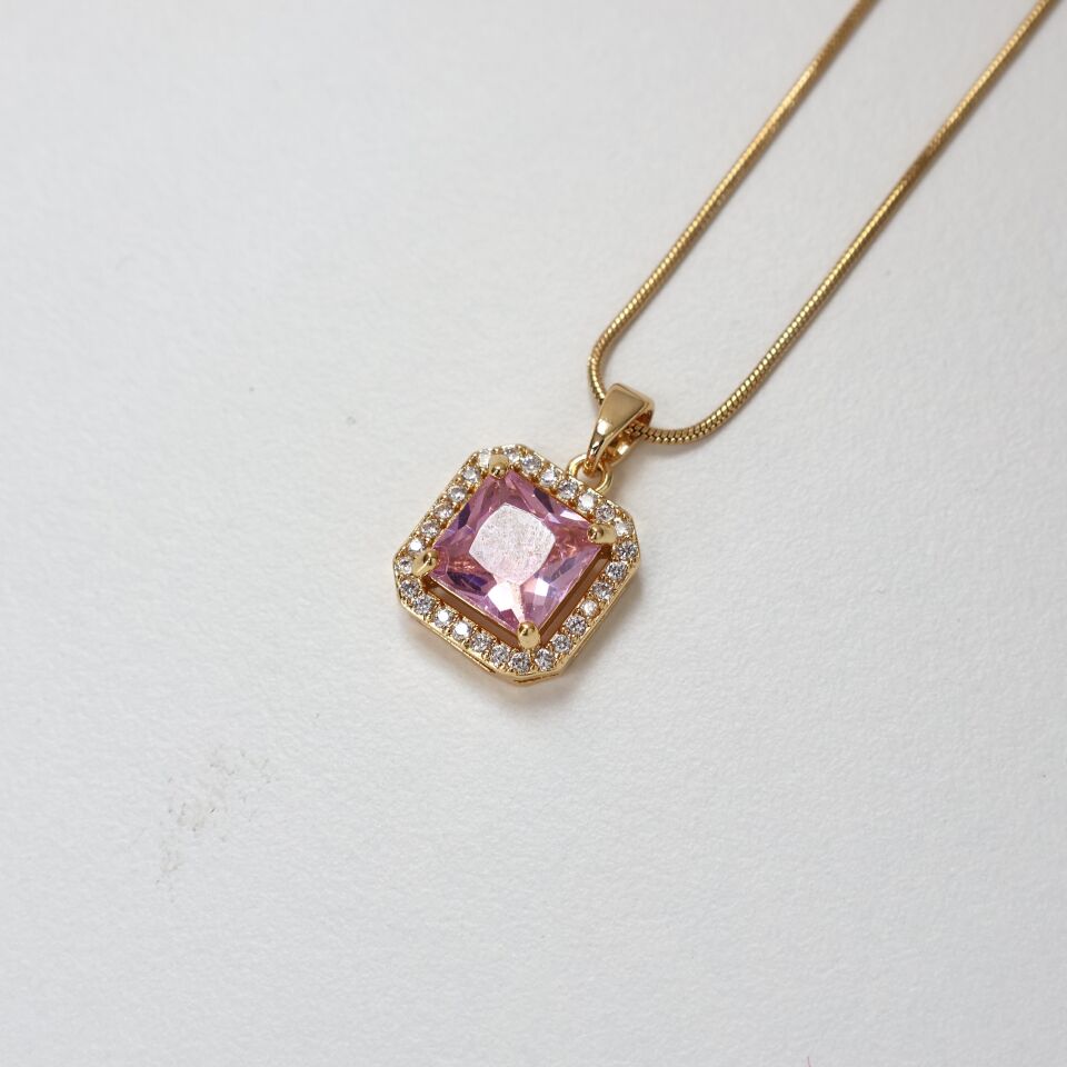 Çelik Pembe Taşlı Kolye
