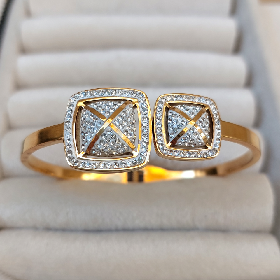 Taşlı Çelik Kelepçe