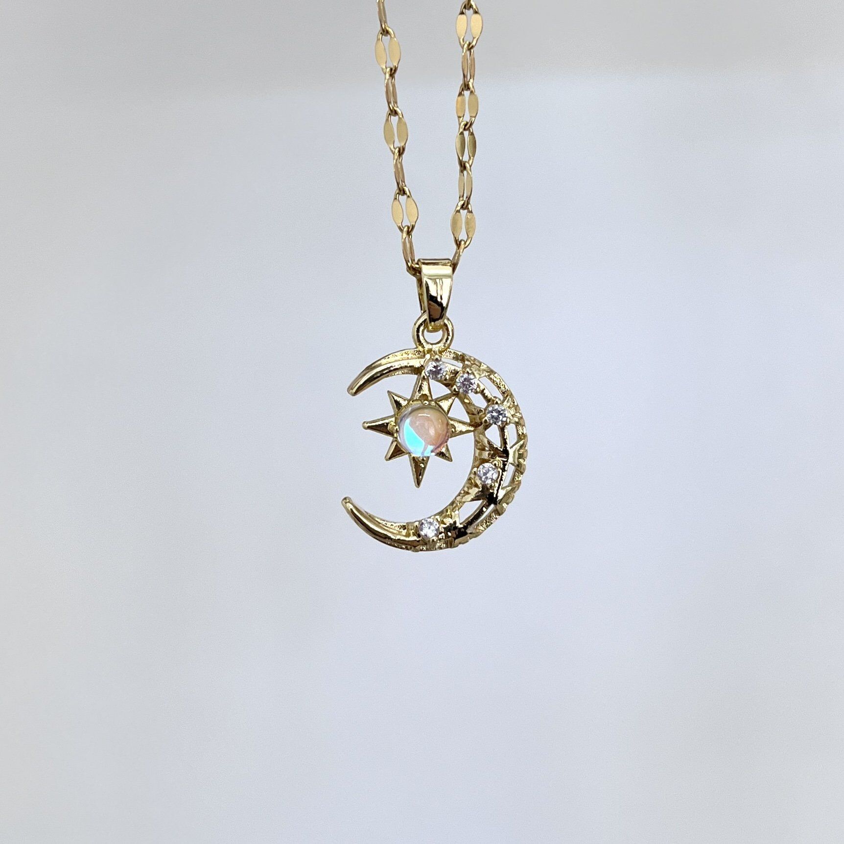 Çelik Renkli Taşlı Ay Kolye