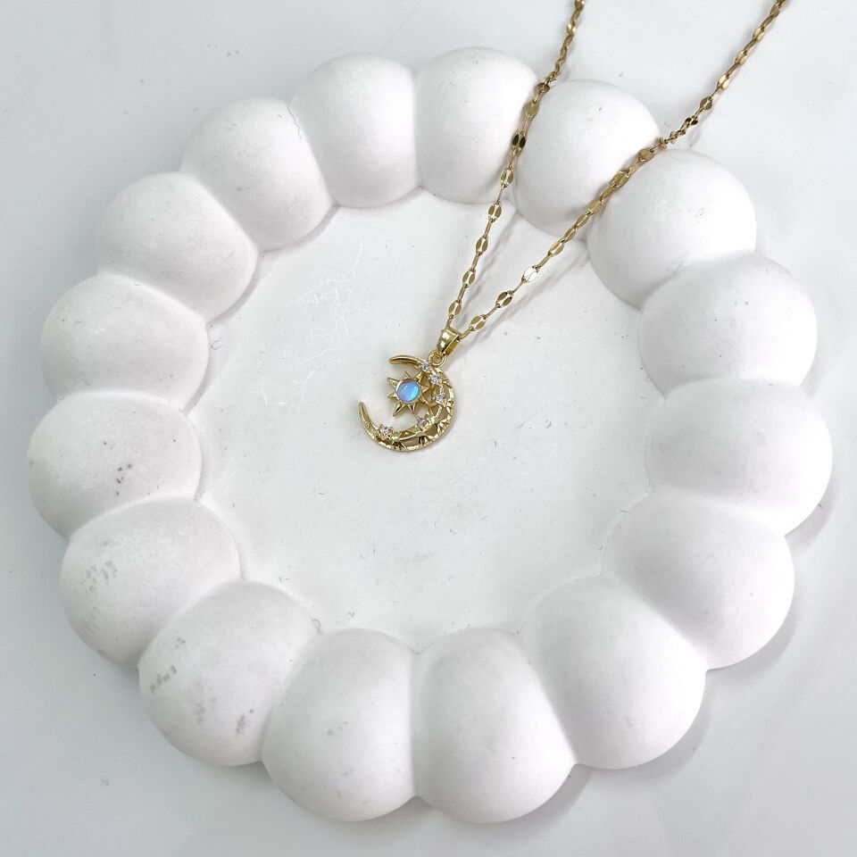 Çelik Renkli Taşlı Ay Kolye