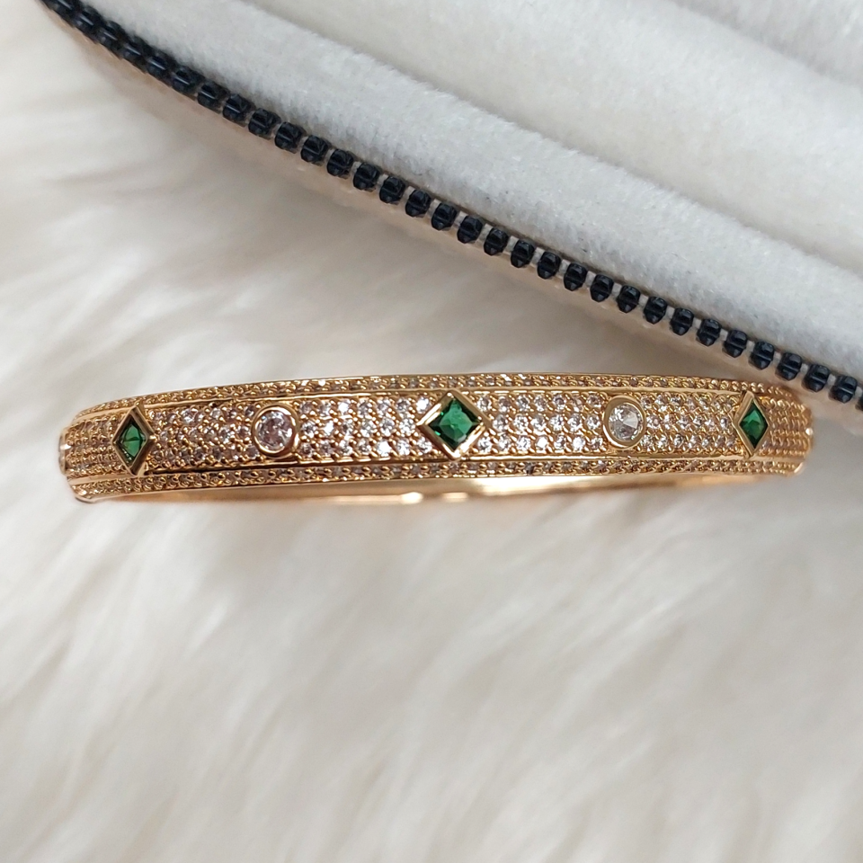 Çelik Zirkon Taşlı Kelepçe