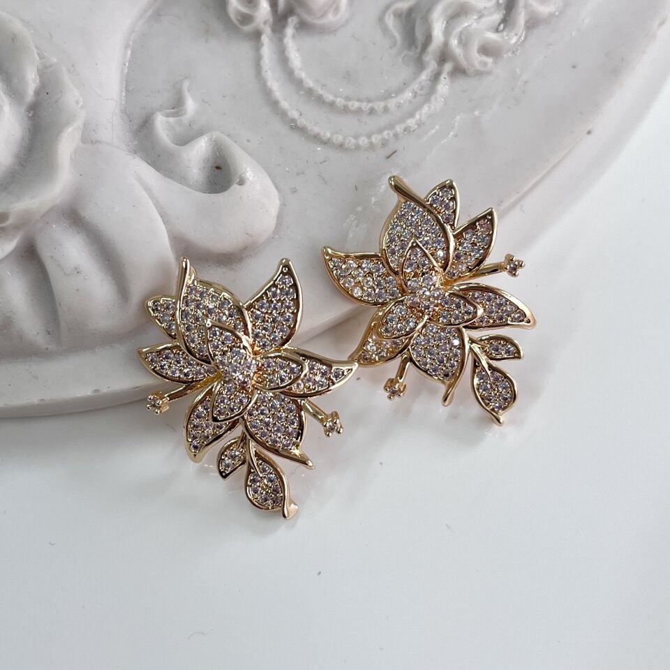 Xuping Zirkon Taşlı Çiçek Küpe