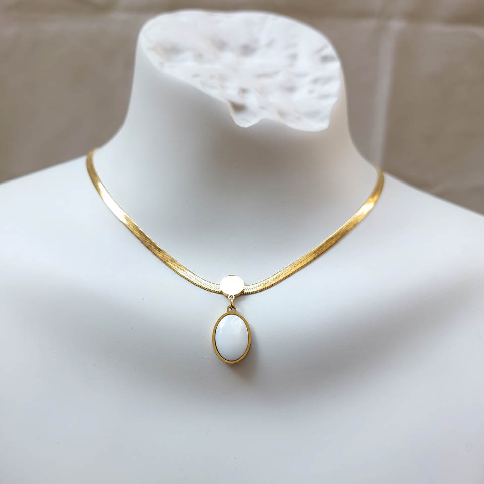 Çelik Sedef Taşı Oval Kolye