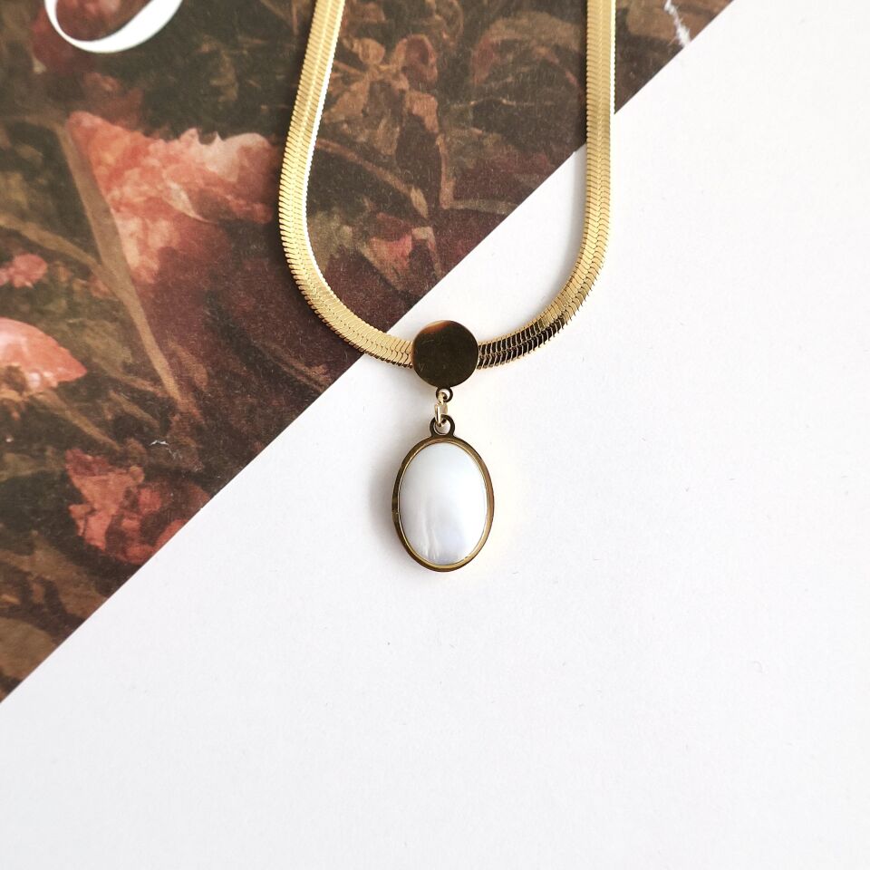 Çelik Sedef Taşı Oval Kolye
