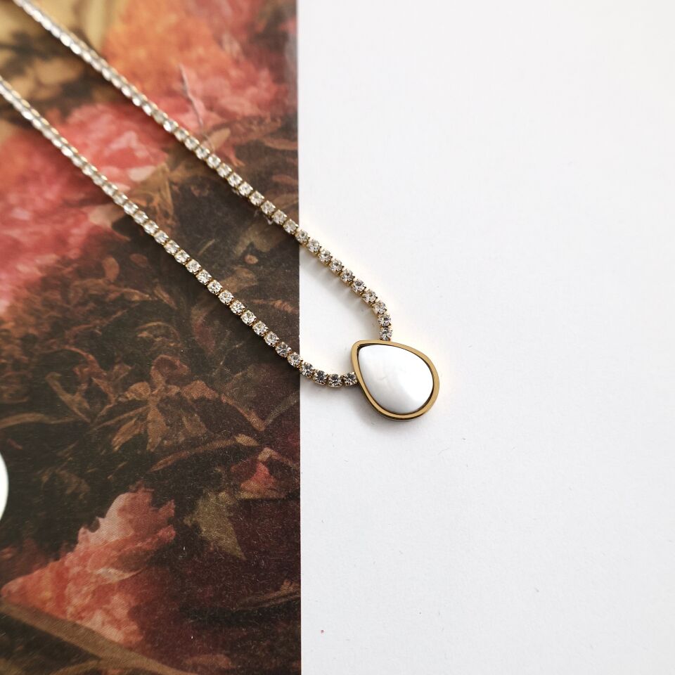 Çelik Su Yolu Sedef Taşı Kolye