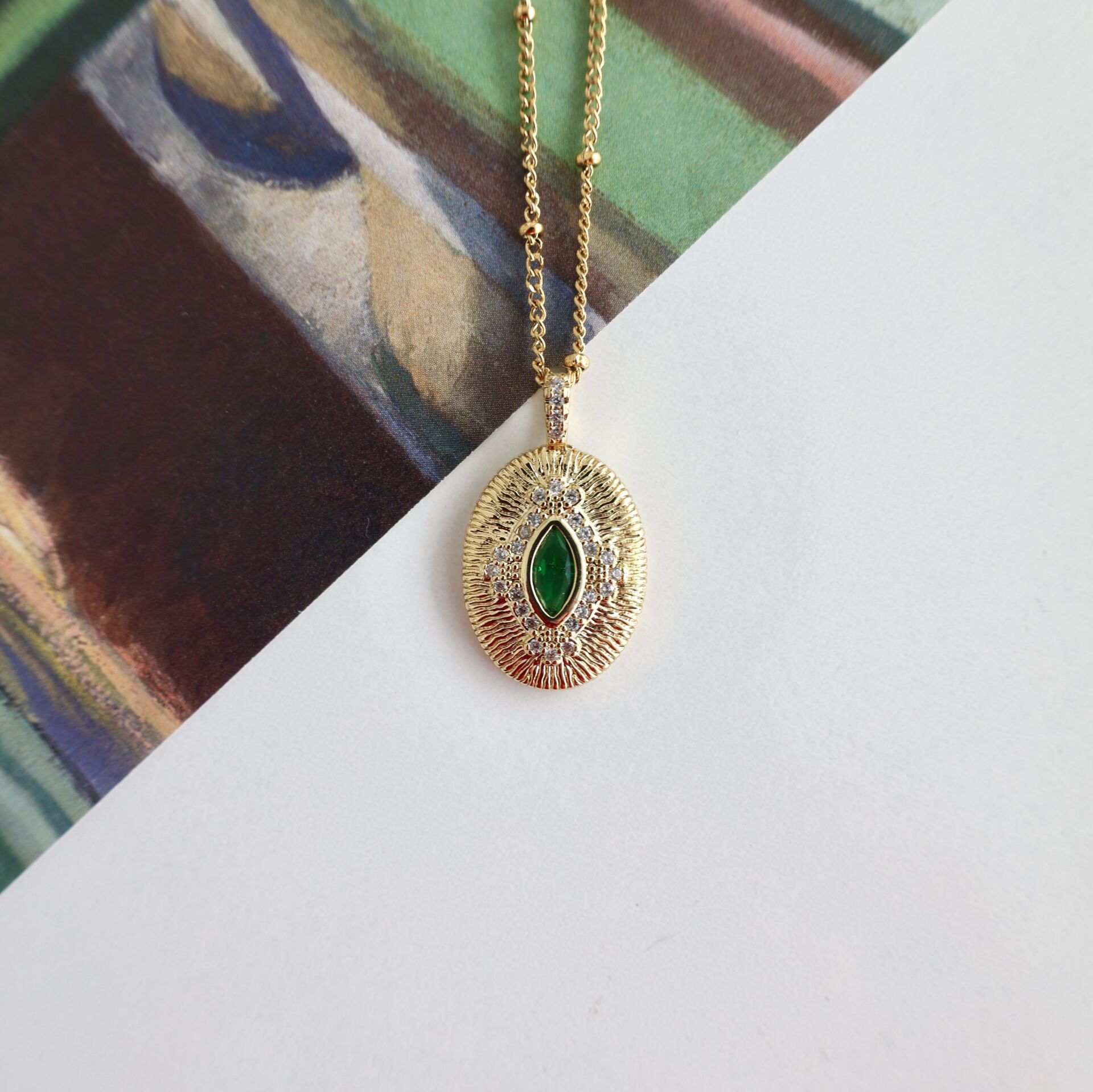 Çelik Yeşil Taşlı Kolye