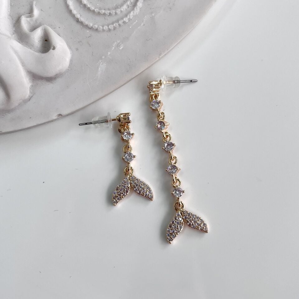 Xuping Taşlı Kuyruk Küpe