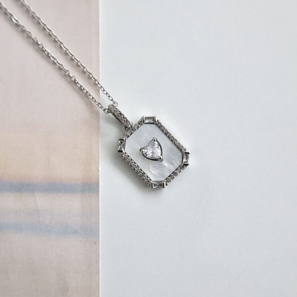 Çelik Sedef Taşı Kalp Kolye