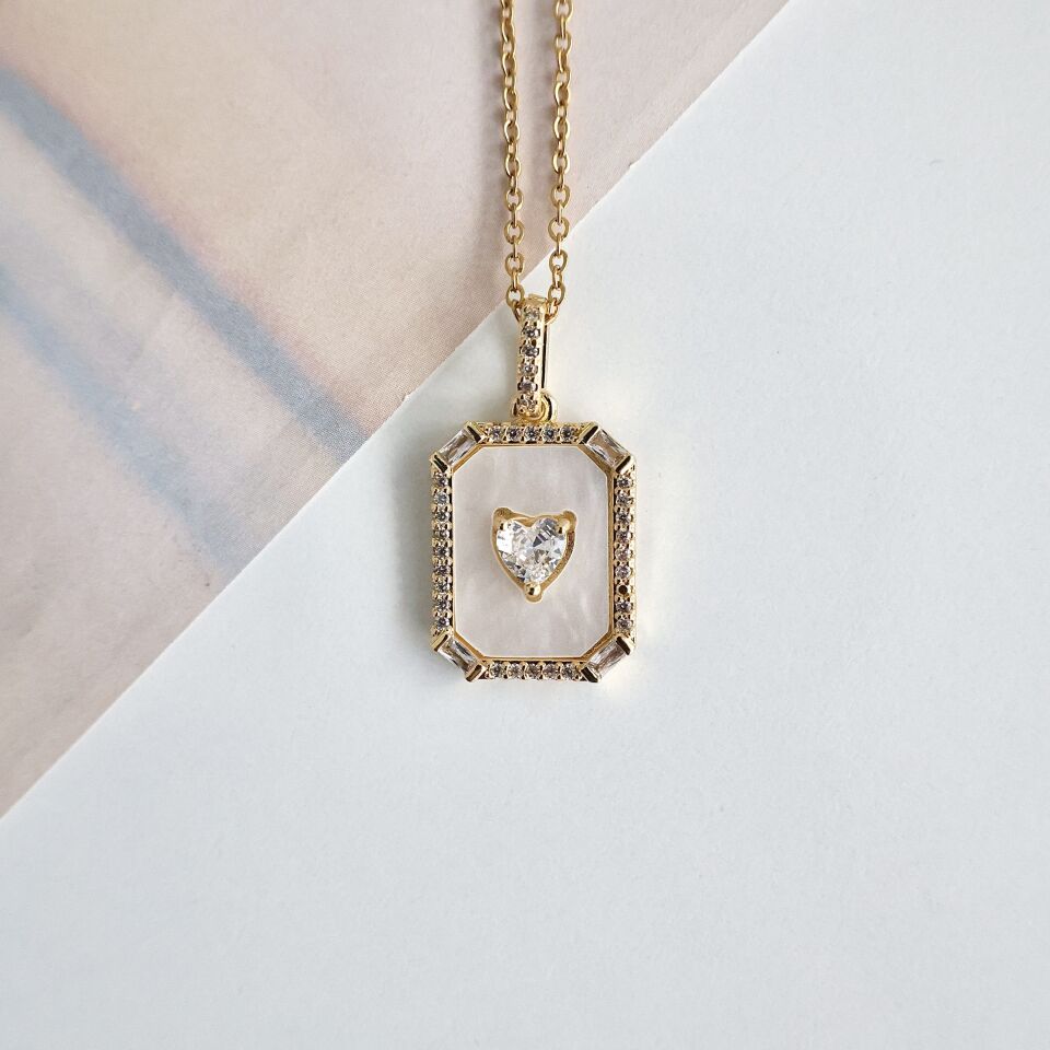 Çelik Sedef Taşı Kalp Kolye